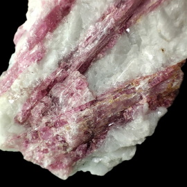 Turmalin Różowy - Rubelit 75g. 5,5x3,5cm