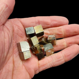 Piryt - Pojedyncza Kostka 0,7-1cm 6g. - Hiszpania