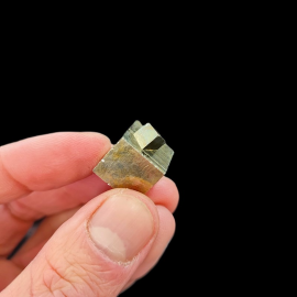 Piryt - Zrost 2 Kryształów 15g. 1,9 x 1,4cm - Hiszpania