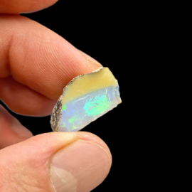 Opal Szlachetny z Etiopii - 2,95 grama