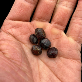 Granat Almandyn - Surowy 5 szt. (10 gram) - 1cm