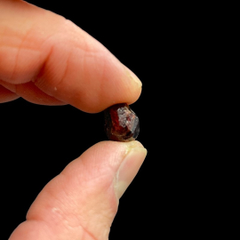Granat Almandyn - Surowy 1 szt. (2 gramy) - 1cm