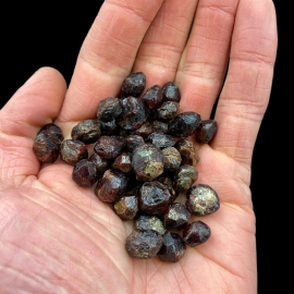 Granat Almandyn - Surowy 100 gram (50 sztuk) - 1cm