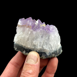 Ametyst na chalcedonie z kryształem górskim – Urugwaj 245g. 11 x7cm