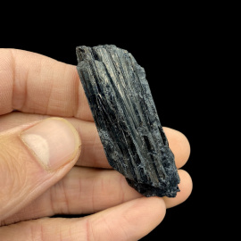 Turmalin Czarny (Szerl) - Naturalny kryształ 33g. 6 x 2 x 1,4 cm