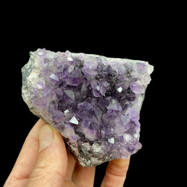 Ametyst na chalcedonie z kryształem górskim – Urugwaj 380g. 9 x 7,5cm