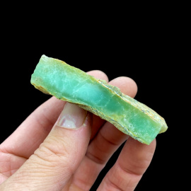 Chryzopraz Szklary - Polerowana żyła - 50 g. 6 x 1,5 cm
